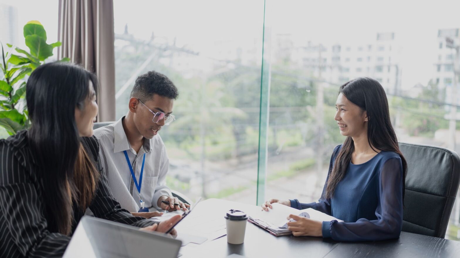 Accenture y la inteligencia artificial: 11.000 despidos que marcan el futuro del empleo